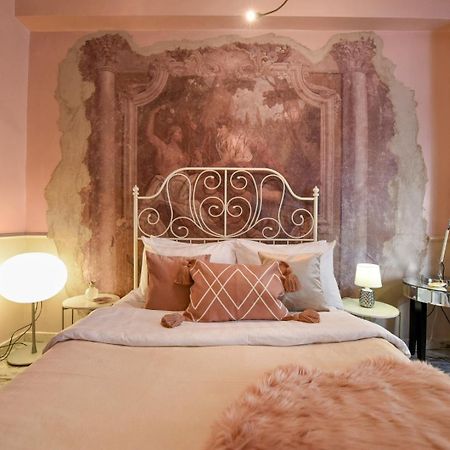 Magic Studio - A Central Fairytale Experience Bukarest Exteriör bild