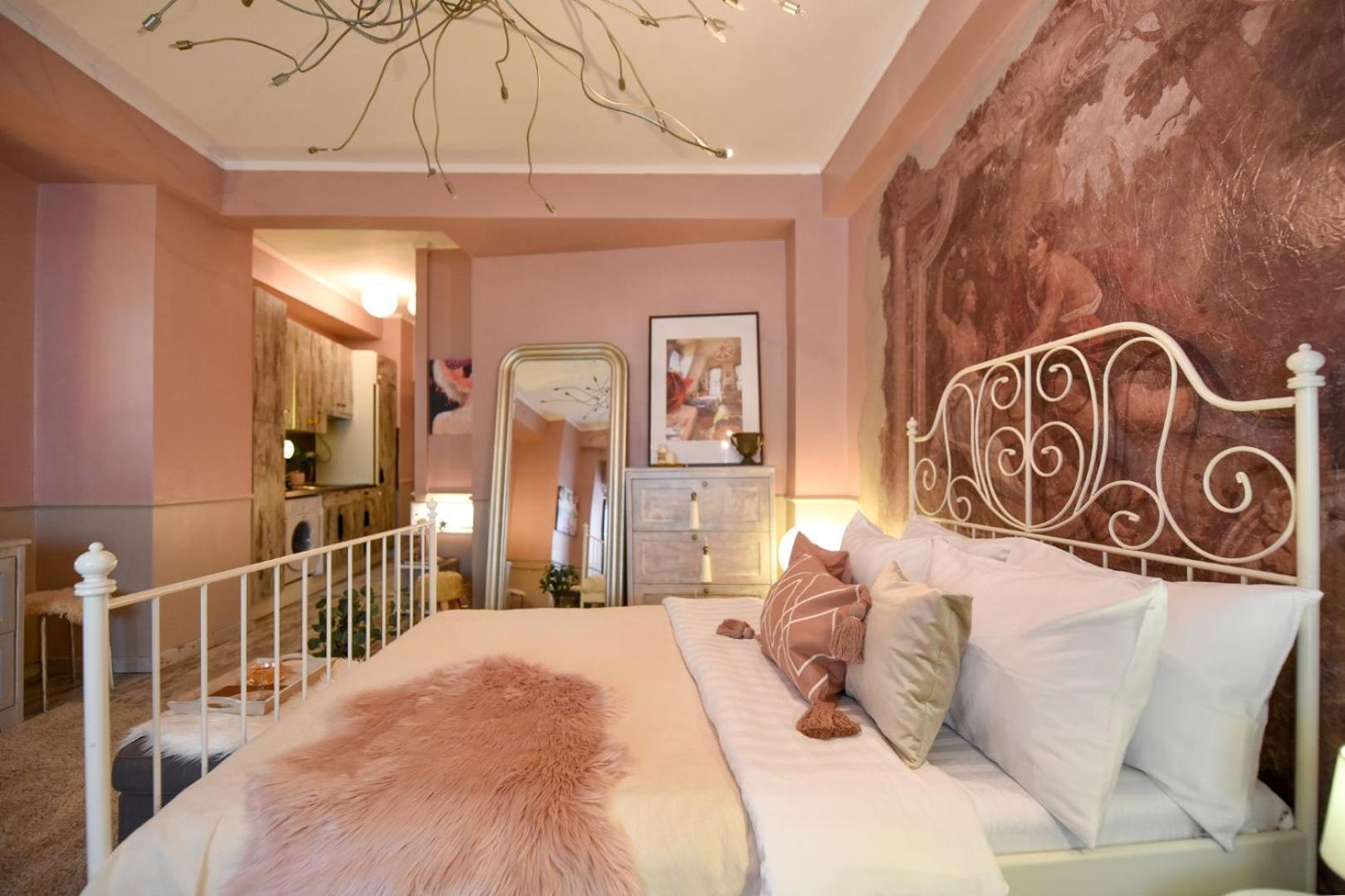 Magic Studio - A Central Fairytale Experience Bukarest Exteriör bild