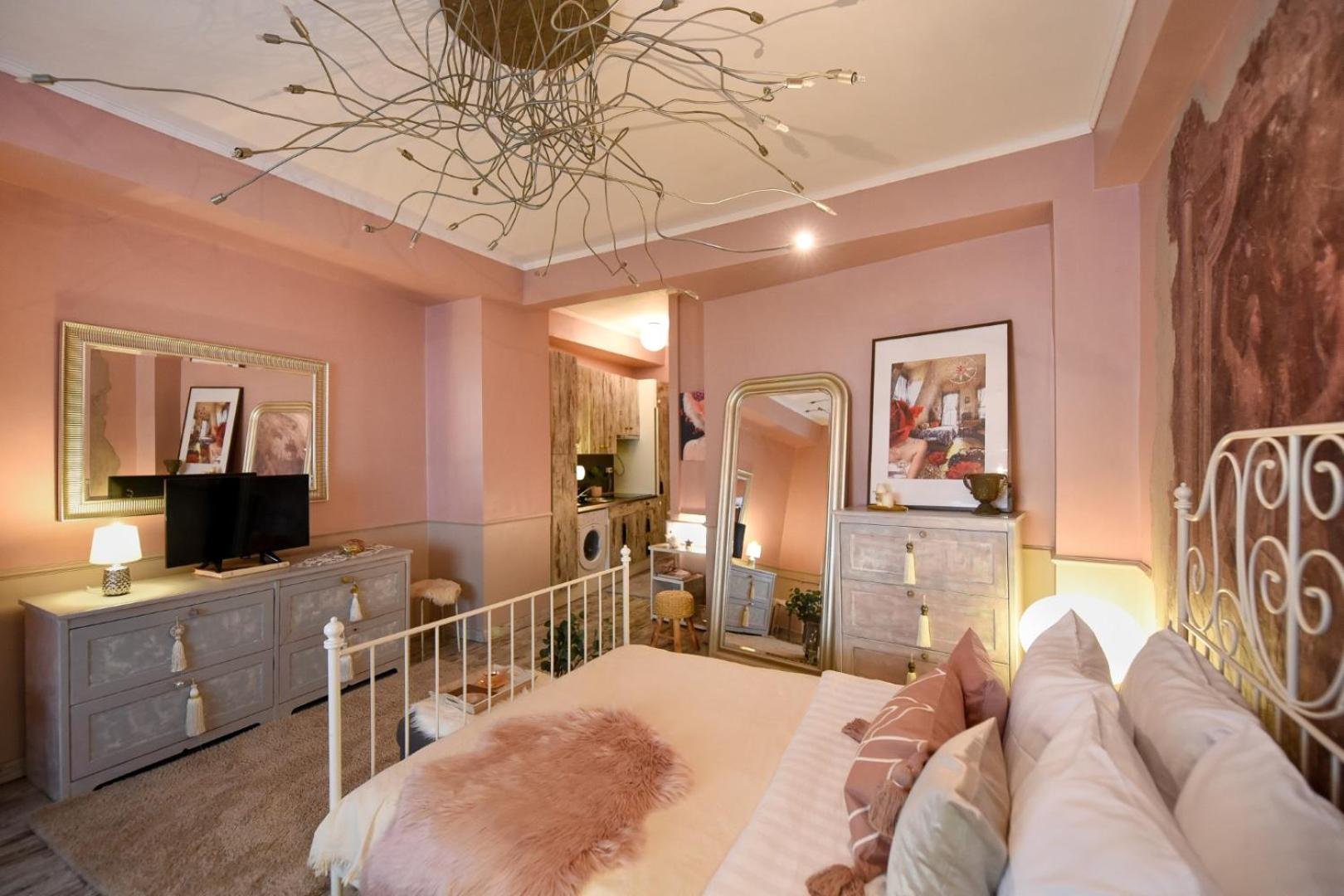 Magic Studio - A Central Fairytale Experience Bukarest Exteriör bild