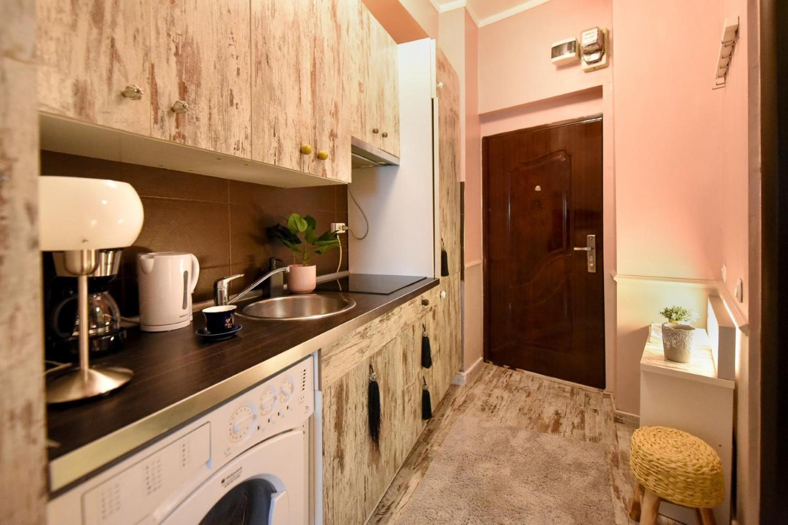 Magic Studio - A Central Fairytale Experience Bukarest Exteriör bild