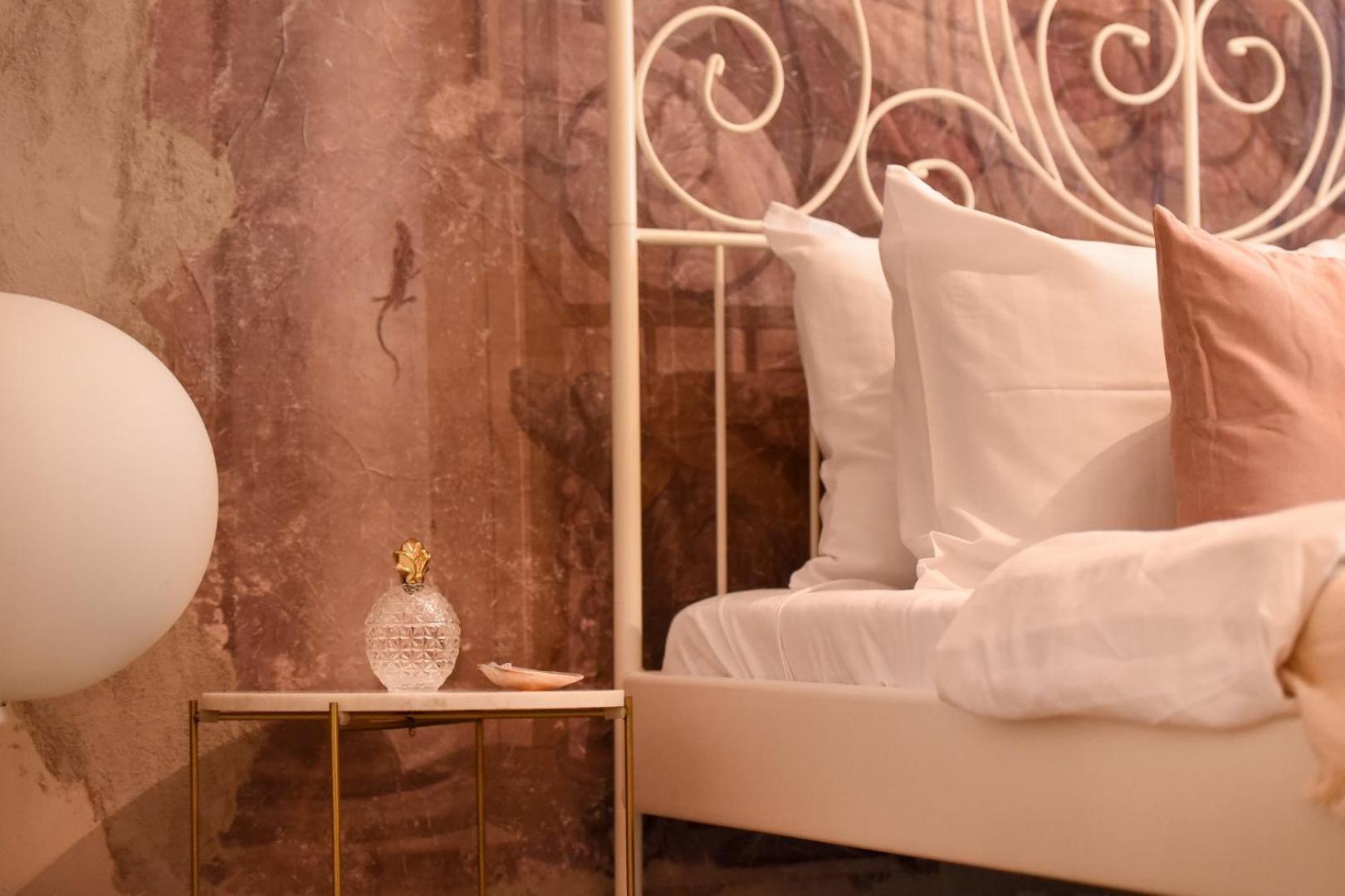 Magic Studio - A Central Fairytale Experience Bukarest Exteriör bild